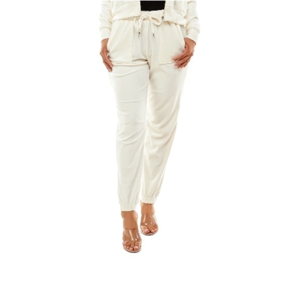 CRAVE FAME
Juniors' Utility-Pocket Velour Jogger Pants size M Ivory - Picture 3 of 4